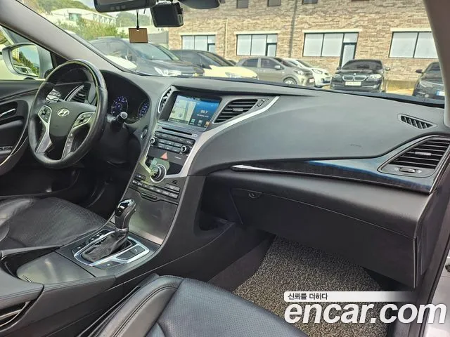Hyundai Grandeur 2015 thumb 10