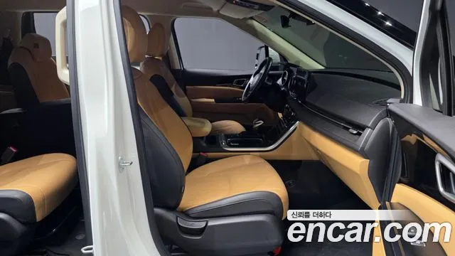 Kia Carnival 2023 thumb 11