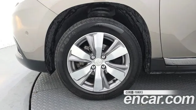 Peugeot 2008 2015 thumb 5