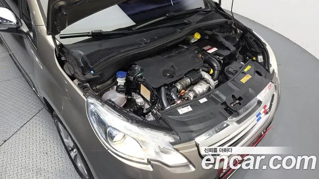 Peugeot 2008 2015 thumb 6