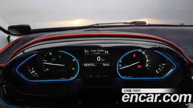 Peugeot 2008 2015 thumb 8