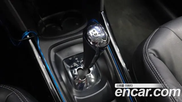Peugeot 2008 2015 thumb 9
