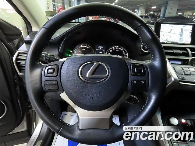 Lexus NX 2016 thumb 6