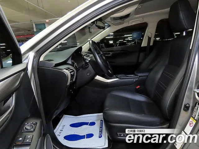 Lexus NX 2016 thumb 9