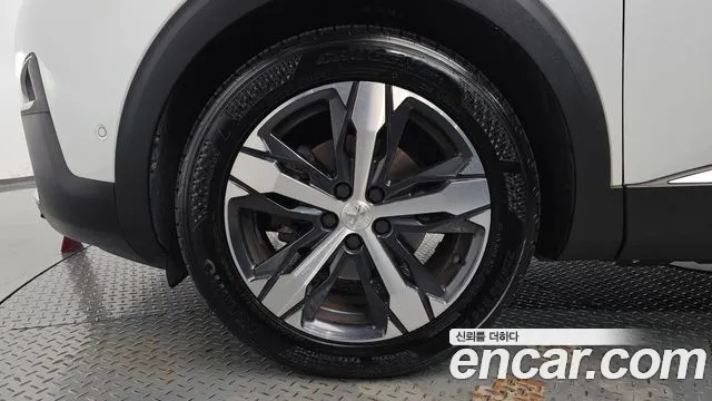 Peugeot 3008 2020 thumb 4