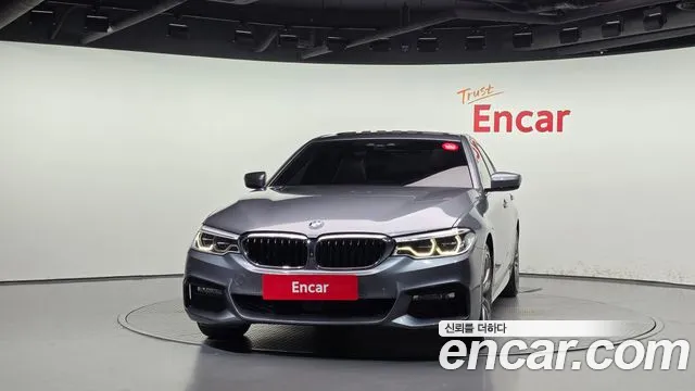 BMW 5-Series 2017 thumb 3