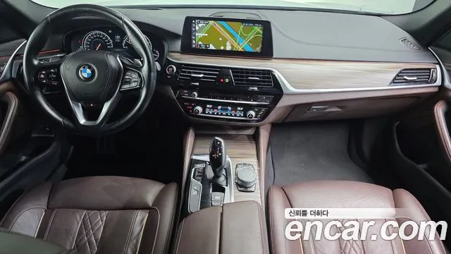 BMW 5-Series 2017 thumb 7