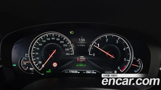 BMW 5-Series 2017 thumb 8