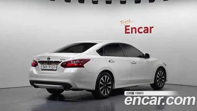 Nissan Altima 2018 thumb 2