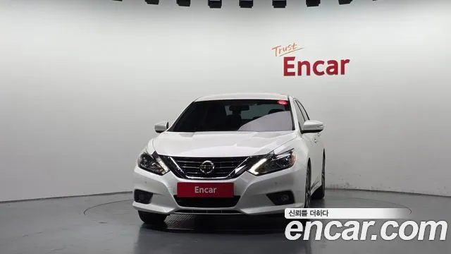 Nissan Altima 2018 thumb 3
