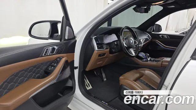BMW X5M 2021 thumb 10