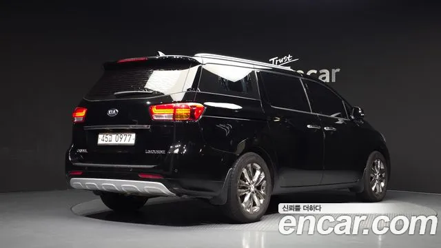 Kia Carnival 2016 thumb 2