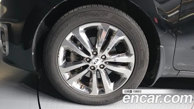Kia Carnival 2016 thumb 5