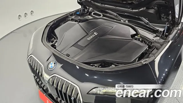 BMW i7 2023 thumb 6