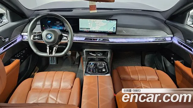 BMW i7 2023 thumb 7
