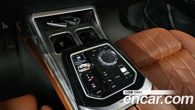 BMW i7 2023 thumb 9