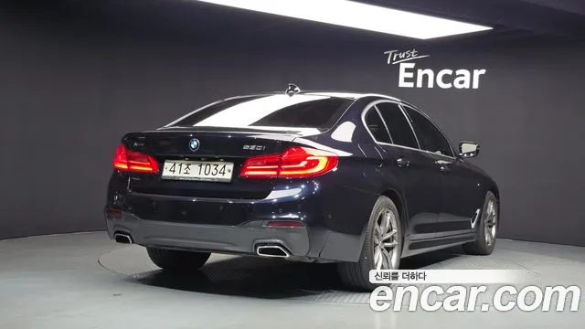 BMW 5-Series 2018 thumb 2