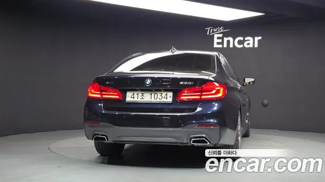 BMW 5-Series 2018 thumb 4