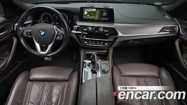 BMW 5-Series 2018 thumb 7