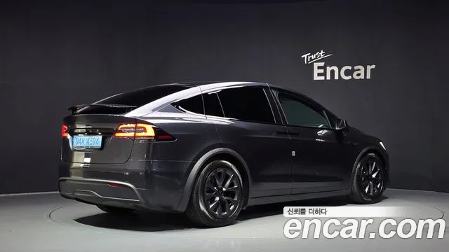 Tesla Model X 2024 thumb 2