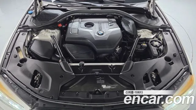 BMW 5-Series 2017 thumb 5