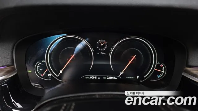BMW 5-Series 2017 thumb 7