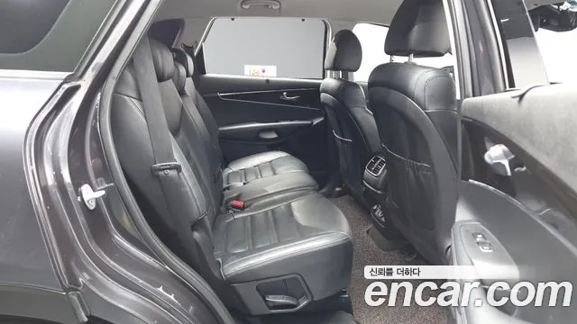 Kia Sorento 2017 thumb 12