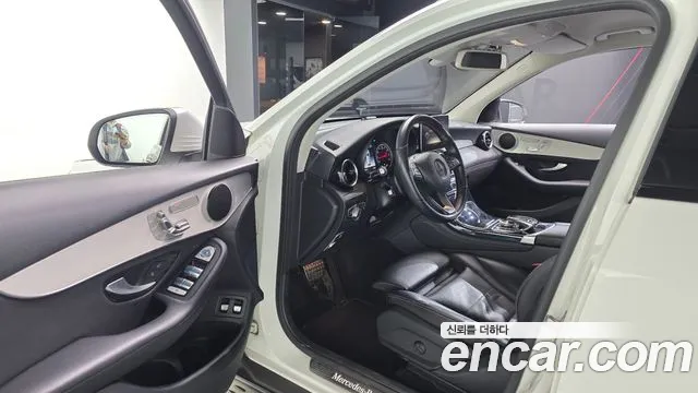 Mercedes-Benz GLC 2018 thumb 10