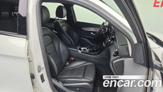 Mercedes-Benz GLC 2018 thumb 11