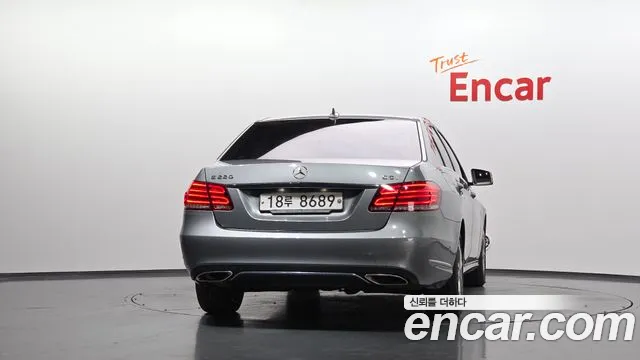 Mercedes-Benz E-Класс 2013 thumb 4