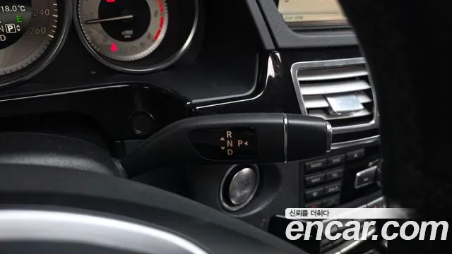 Mercedes-Benz E-Класс 2013 thumb 9