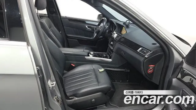 Mercedes-Benz E-Класс 2013 thumb 11