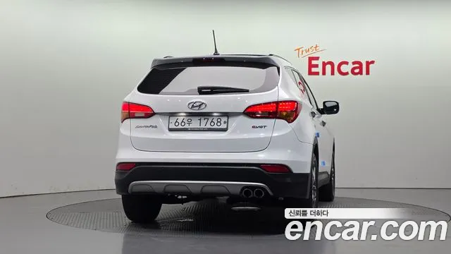 Hyundai Santa Fe 2012 thumb 4