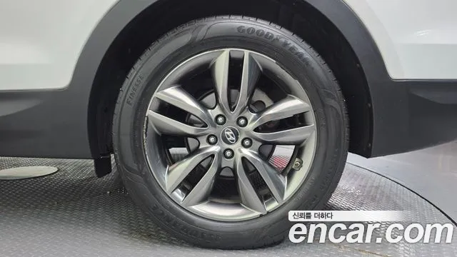 Hyundai Santa Fe 2012 thumb 5