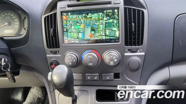 Hyundai Starex 2015 thumb 10