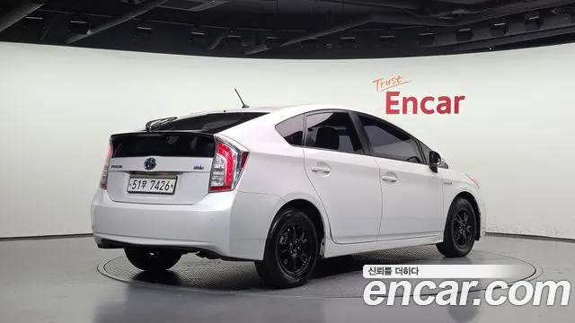 Toyota Prius 2013 thumb 2