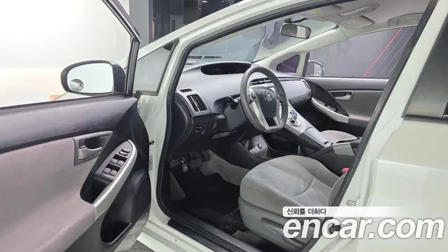 Toyota Prius 2013 thumb 10