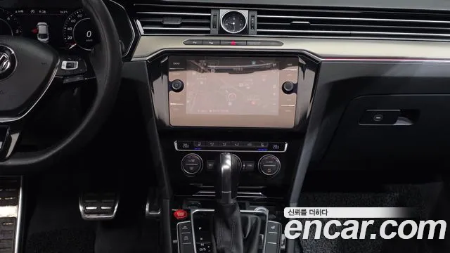 Volkswagen Arteon 2018 thumb 12