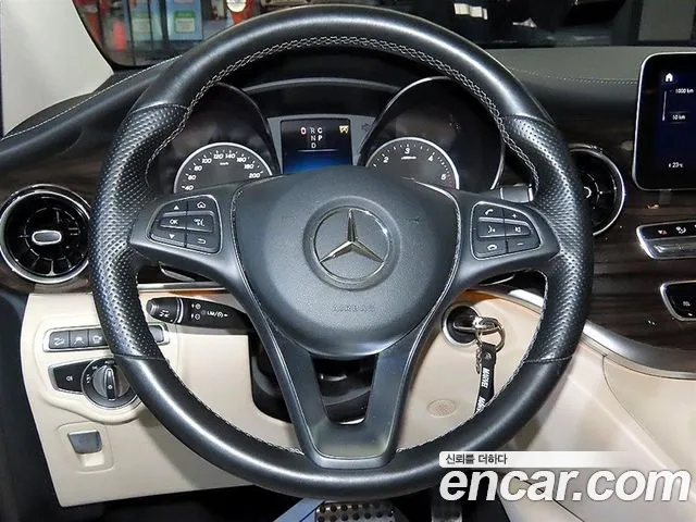 Mercedes-Benz V-Class 2021 thumb 8