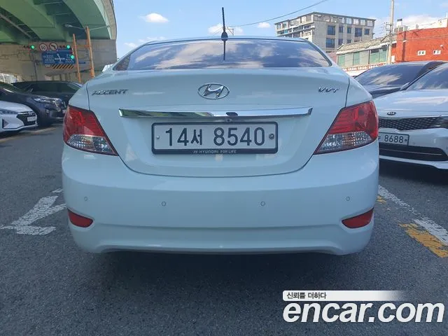 Hyundai Accent 2011 thumb 2