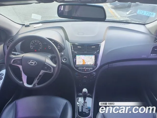 Hyundai Accent 2011 thumb 8