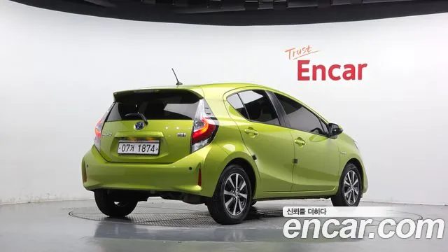 Toyota Prius 2018 thumb 2