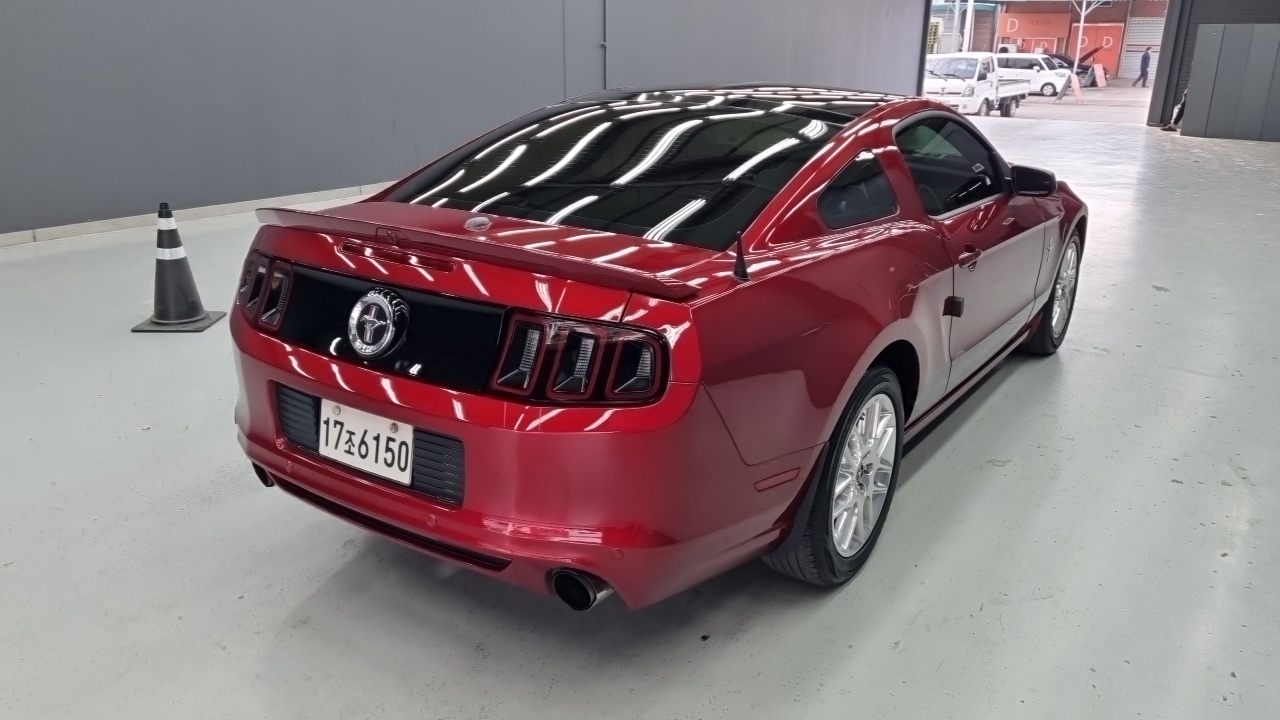 Ford Mustang Mach-E 2013 thumb 2