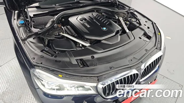 BMW 7-Series 2019 thumb 6