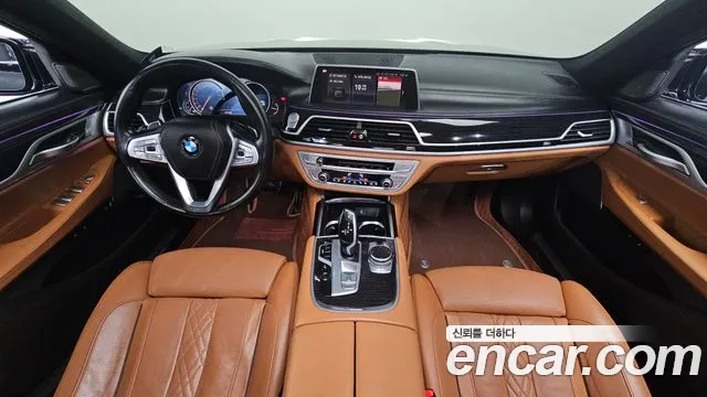 BMW 7-Series 2019 thumb 7