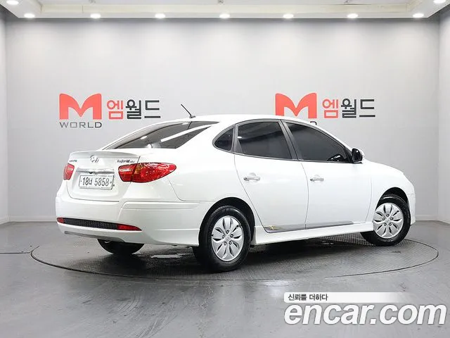 Hyundai Avante 2010 thumb 3