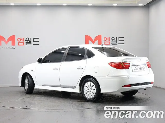 Hyundai Avante 2010 thumb 4