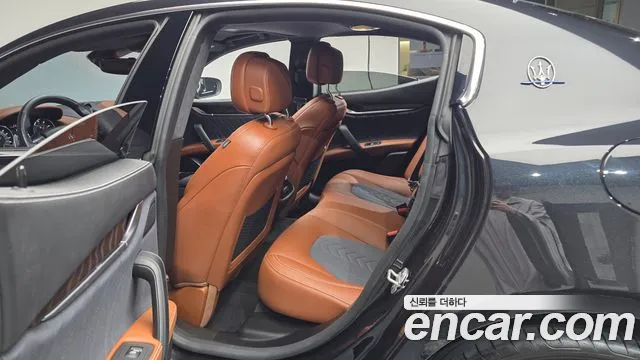 Maserati Ghibli 2021 thumb 10