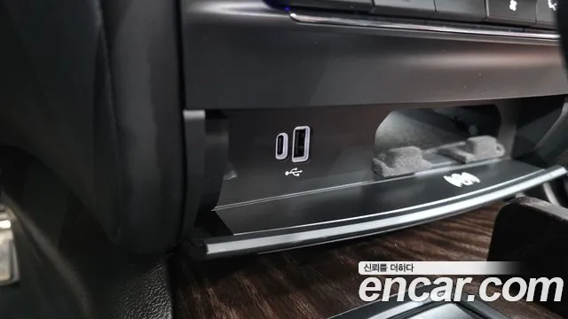 Maserati Ghibli 2021 thumb 12