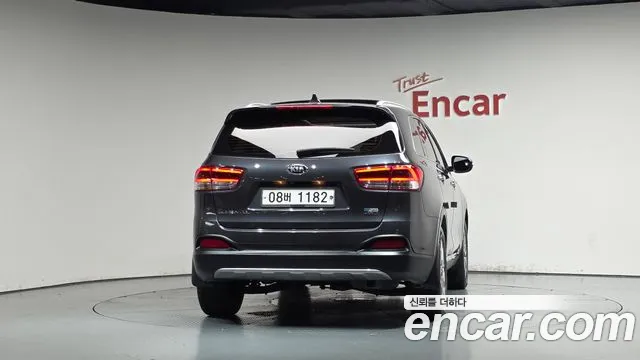 Kia Sorento 2017 thumb 4